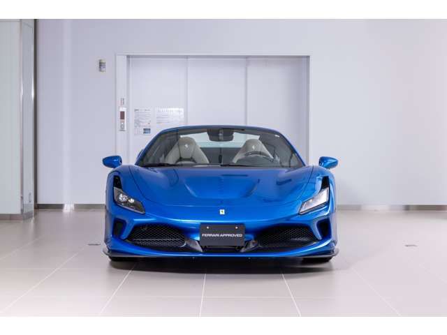 FERRARI F8 Spider
