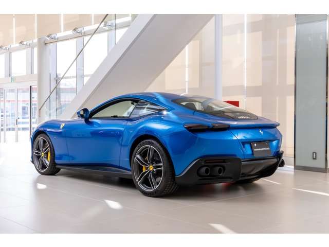 FERRARI Roma