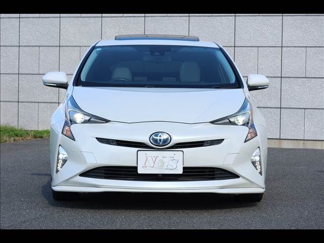 PRIUS 4WD