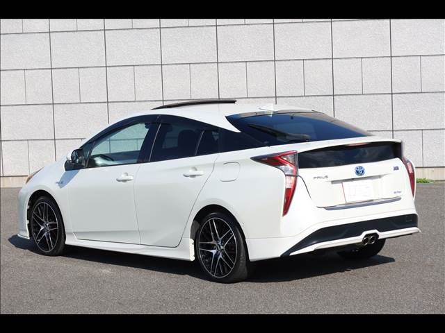 PRIUS 4WD