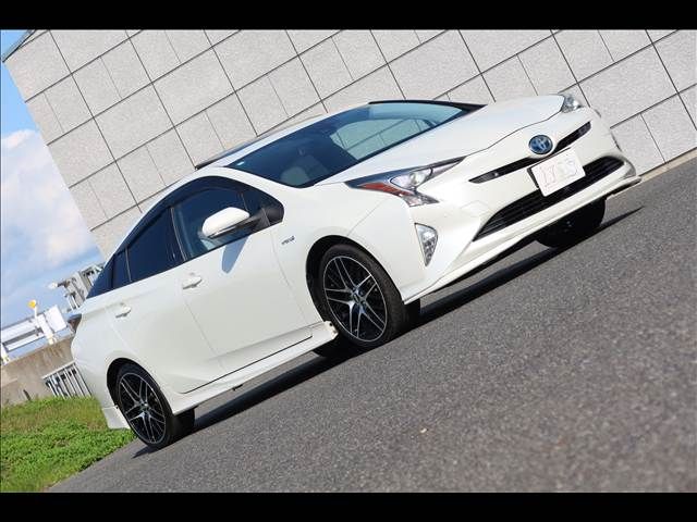 PRIUS 4WD