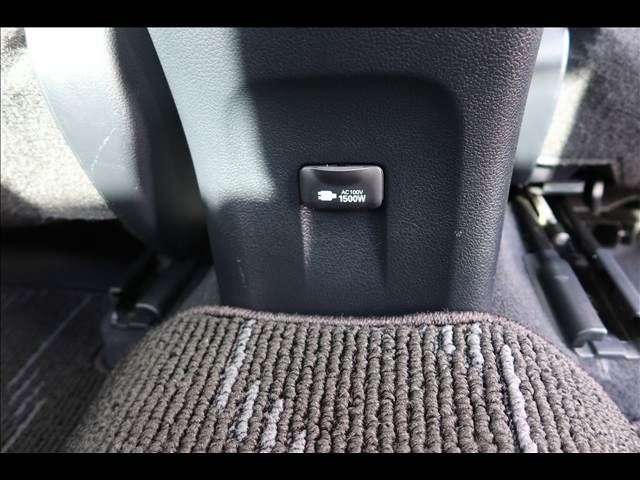 PRIUS 4WD