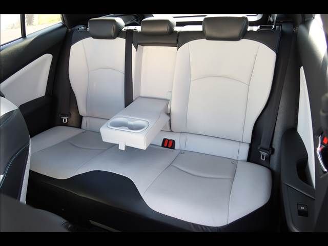 PRIUS 4WD