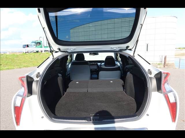 PRIUS 4WD