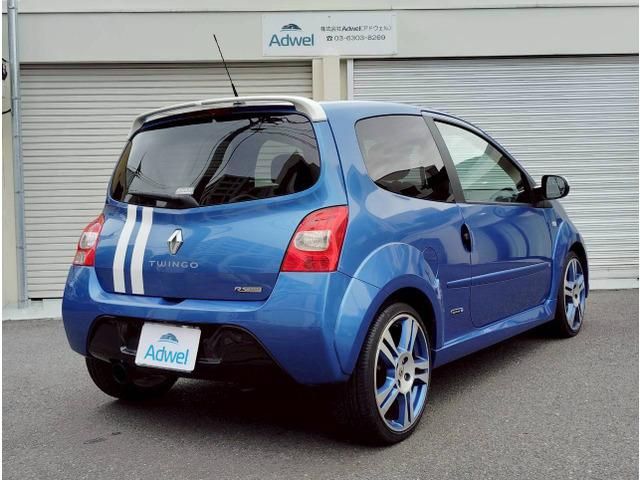 RENAULT TWINGO