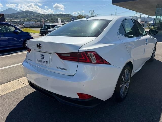 LEXUS IS300h