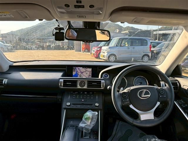 LEXUS IS300h