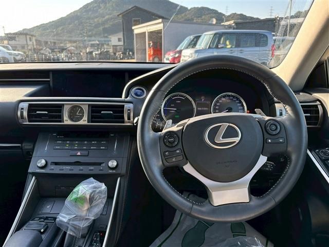 LEXUS IS300h