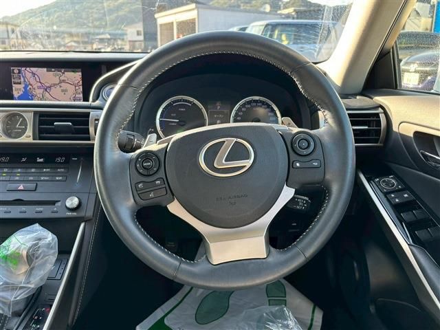 LEXUS IS300h