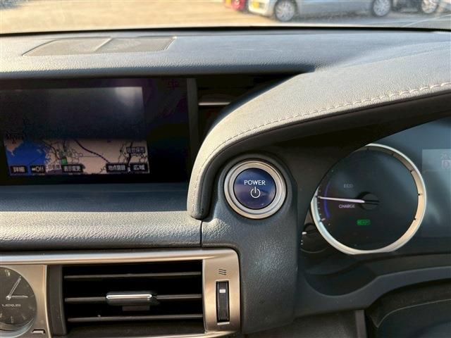 LEXUS IS300h