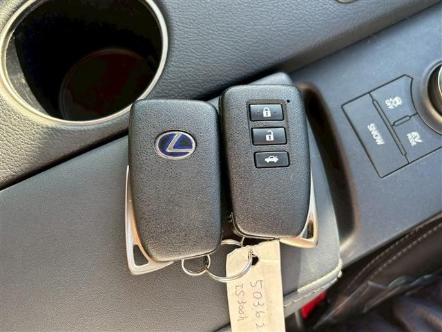 LEXUS IS300h
