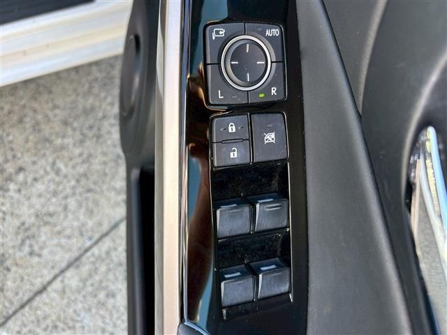 LEXUS IS300h