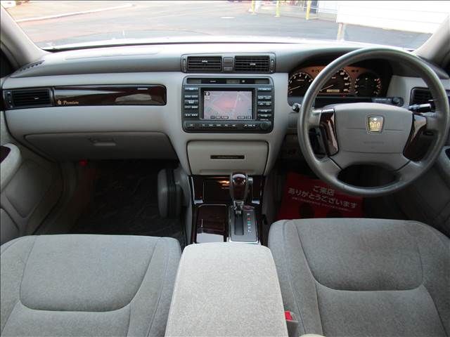 CROWN sedan