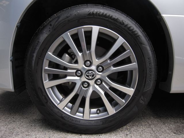 ESTIMA HYBRID 4WD
