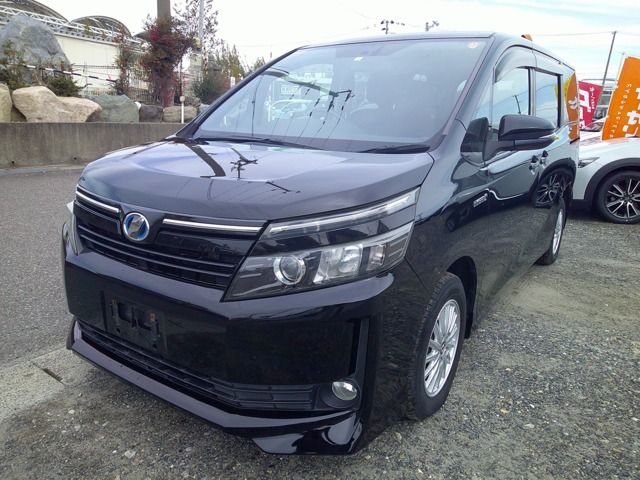 VOXY HYBRID