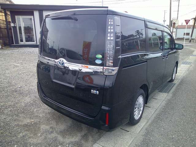 VOXY HYBRID