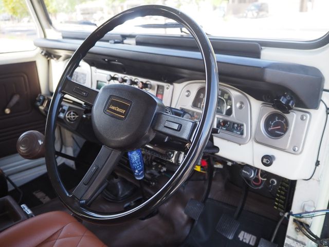 LANDCRUISER van