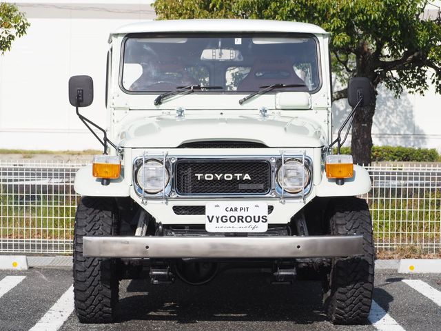 LANDCRUISER van