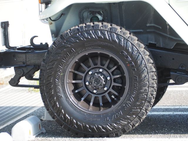 LANDCRUISER van