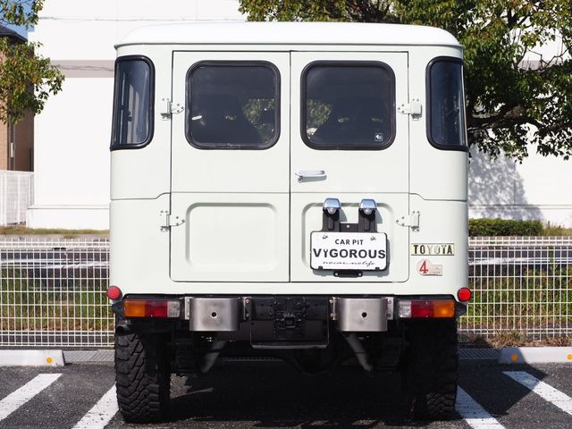 LANDCRUISER van