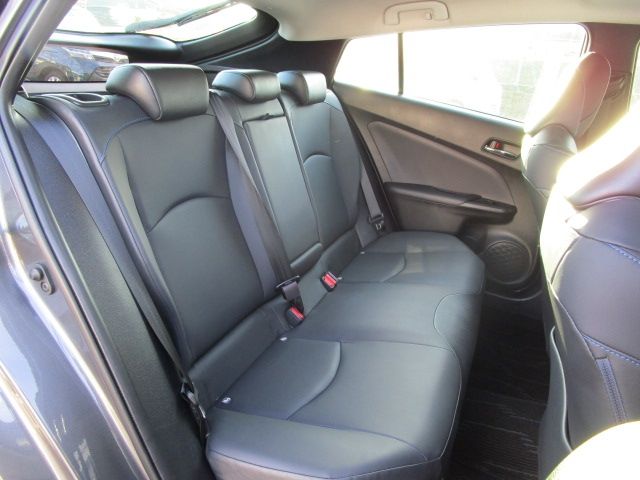 PRIUS 4WD