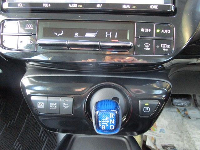 PRIUS 4WD