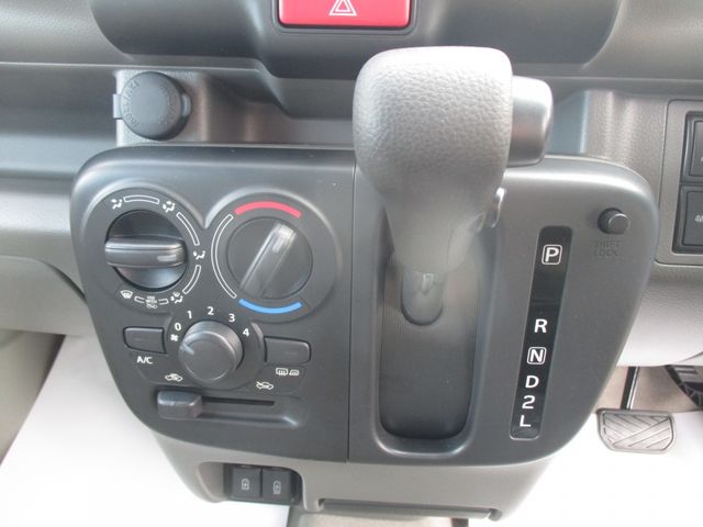 NV100 CLIPPER 4WD