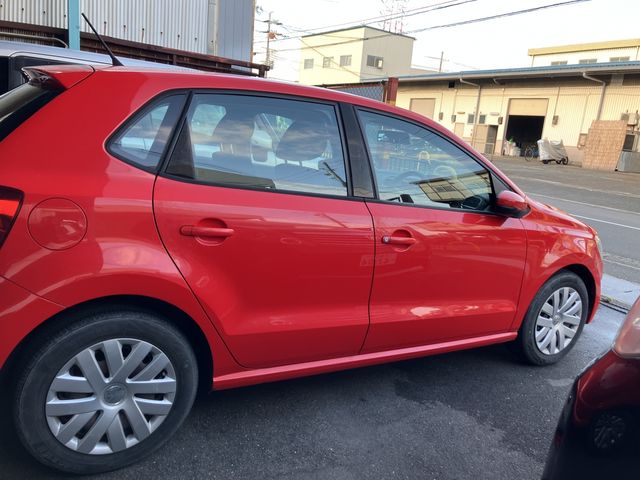 VOLKSWAGEN POLO