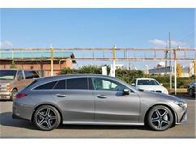 MERCEDES AMG CLA Shooting Brake