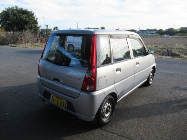 PLEO van