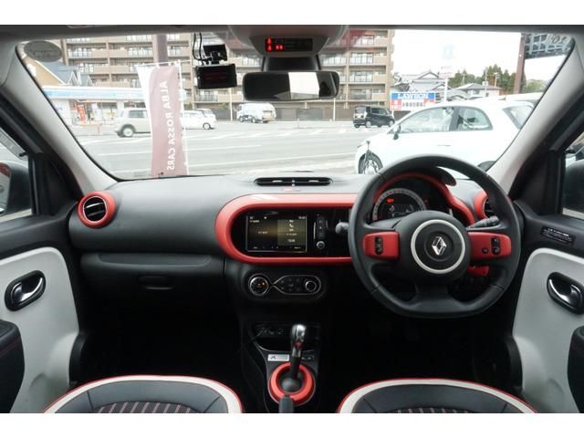 RENAULT TWINGO