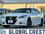 CROWN sedan hybrid