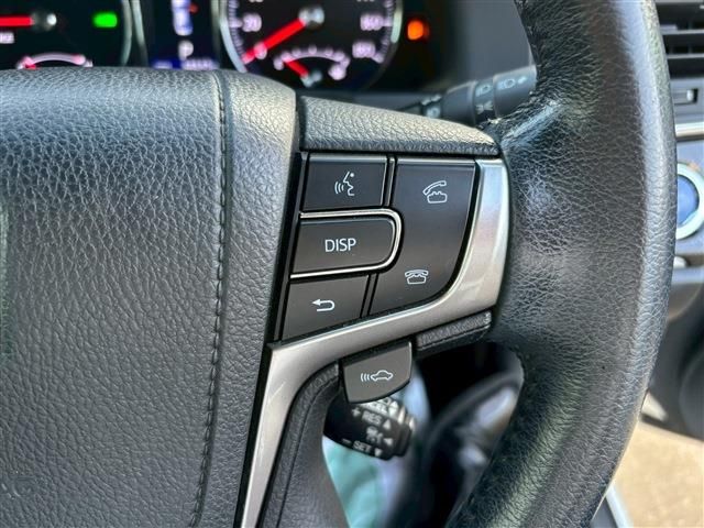 CROWN sedan hybrid