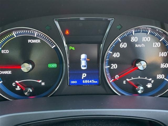 CROWN sedan hybrid