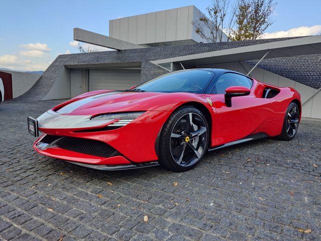 FERRARI SF90 Stradale