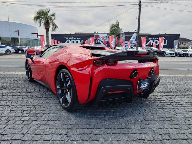FERRARI SF90 Stradale