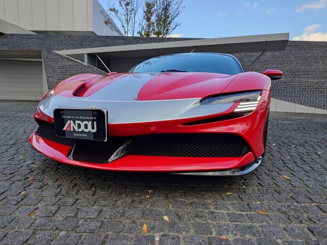 FERRARI SF90 Stradale