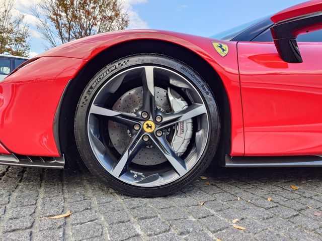 FERRARI SF90 Stradale