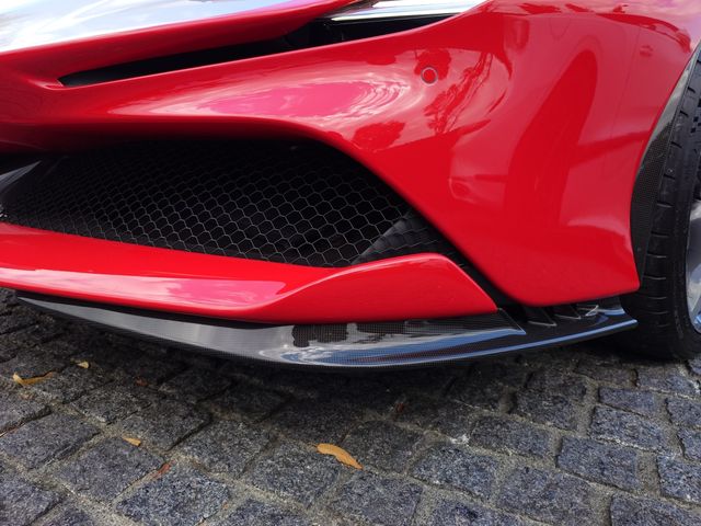 FERRARI SF90 Stradale