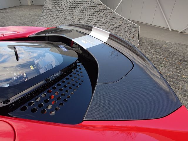 FERRARI SF90 Stradale