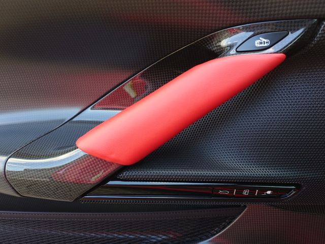 FERRARI SF90 Stradale