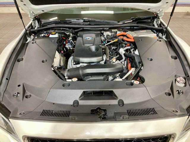 CROWN sedan hybrid 4WD