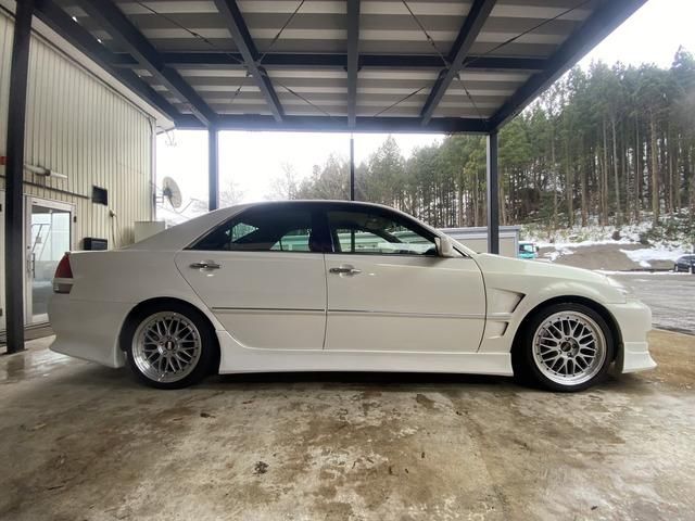 MARK2 sedan