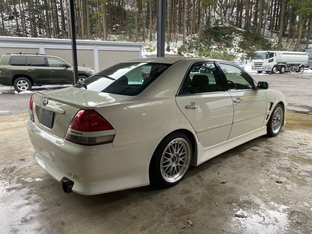 MARK2 sedan