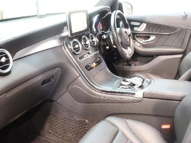 MERCEDES AMG GLC-class
