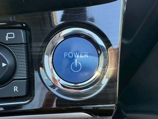 CROWN sedan hybrid