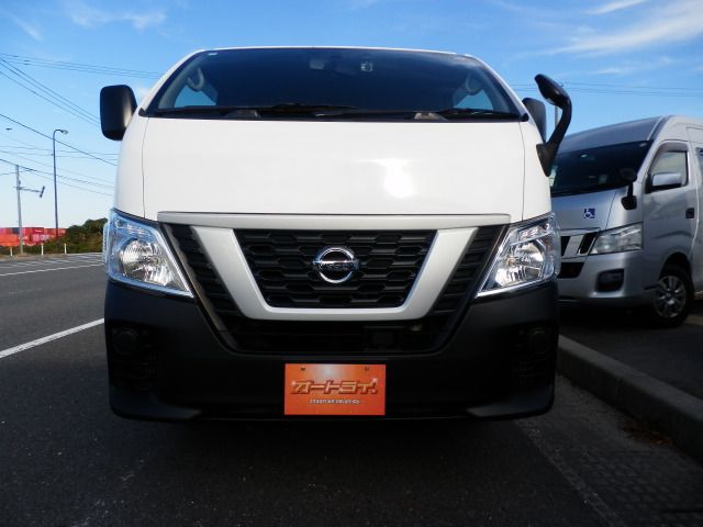 NV350 CARAVAN 4WD