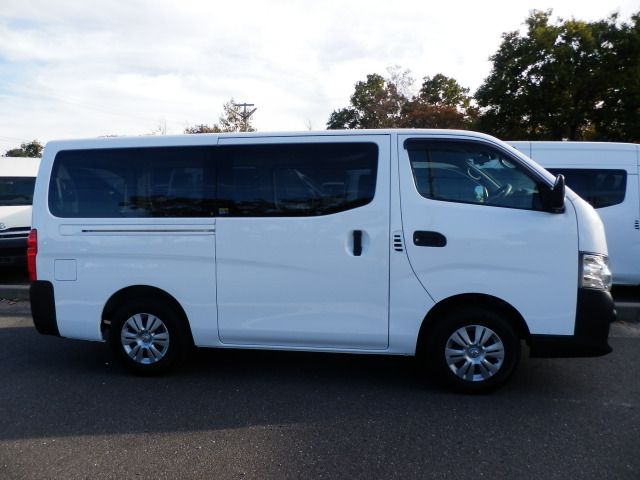 NV350 CARAVAN 4WD