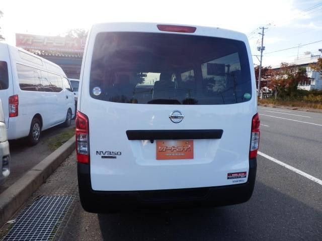 NV350 CARAVAN 4WD