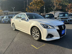 CROWN sedan hybrid